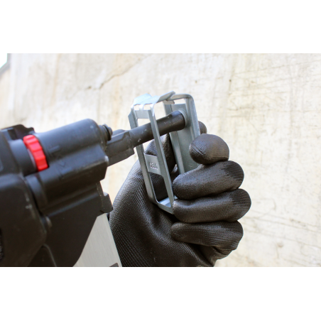 Collier métallique muti-câble clouable CHS 40x87x35